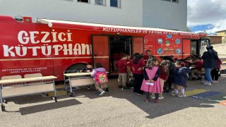 Aydıntepede Gezici Kütüphane öğrencilere tanıtıldı