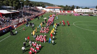 Ayvalıkta 23 Nisan Ulusal Egemenlik ve Çocuk Bayramı coşkuyla kutlandı