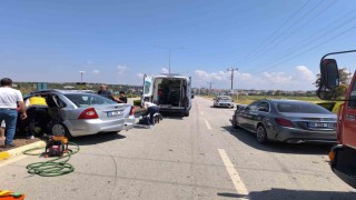 Ayvalıkta trafik iki otomobil çarpıştı; 1 yaralı