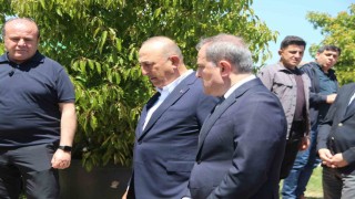 Azerbaycan Dışişleri Bakanından Mevlüt Çavuşoğluna taziye ziyareti