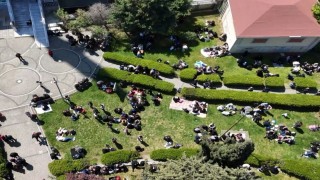 Bahçelievlerde parkı dolduran vatandaşlar havadan görüntülendi