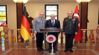 Bakan Güler, Almanya Genelkurmay Başkanı Breueri kabul etti