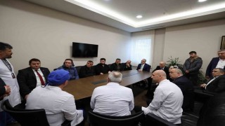 Bakan Işıkhandan maden kazasında yaralanan işçilere ziyaret