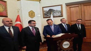 Bakan Kacır, Kars Valiliğini ziyaret etti