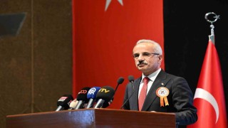 Bakan Uraloğlu: Büyük bir depremde İstanbul, Kocaeli ve Sakaryaya her türlü ulaşım Kuzey Marmara Otoyolundan aksamadan yapılabilecek
