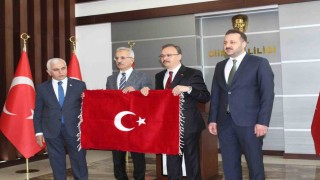 Bakan Uraloğlu, Siirt Valiliğini ve esnafı ziyaret etti