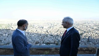 Bakan Uraloğlu, Suriye Kara ve Deniz Limanları Genel İdaresi Başkanı Bedevi ile bir araya geldi