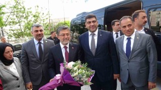 Bakan Yumaklı, Mardinde çeşitli ziyaretlerde bulundu
