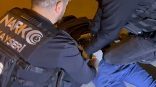 Bal tenekeleri içerisinde 10 kilo sıvı uyuşturucu ele geçirildi