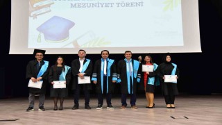 Balıkesirde geleceğin akademisyenleri kep attı