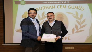 Başarılı çalışanlar ödüllendirildi