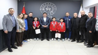 Başarılı sporcular ödüllendirildi