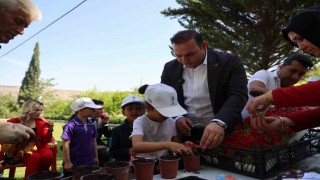 Başkan Bilecen, serada çocukları ağırladı