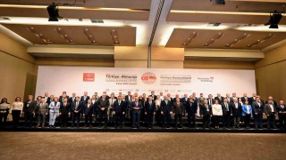Başkan Böcek, Kardeş Şehirler Zirvesine katıldı