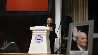 Başkan Büyükkılıç, devlet adamı ve mütefekkir Aliya İzzetbegoviçi andı