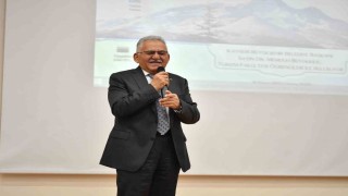 Başkan Büyükkılıç, öğrencilere Kayserinin turizm değerlerini anlattı