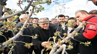 Başkan Büyükkılıç, zirai dondan etkilenen üreticileri yalnız bırakmadı