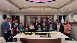 Başkan Erol küçük yazarları ağırladı