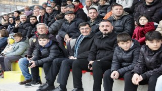 Başkan Kahveciden genç futbolculara destek
