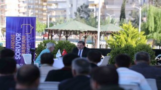 Başkan Mehmet Canpolat, alana masa kurup vatandaşı dinledi