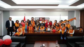Başkan Okandandan miniklere Kayserispor sürprizi