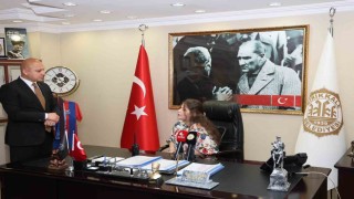 Başkan Önal, makamını 4. sınıf öğrencisine devretti