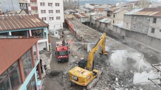 Başkan Taşkın; Riskli yapılar birer birer yıkılıyor