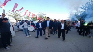 Başkan Yılmaza miting gibi karşılama