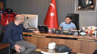 Başkan Zencirci koltuğu miniklere devretti