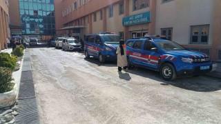 Batmanda asker kazara kendini vurarak ağır yaralandı