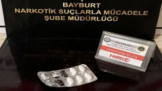 Bayburtta bir miktar sentetik hap ele geçirildi