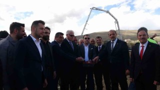 Bayburtta yeni atlı cirit sahasının temeli atılarak yapımına başlandı