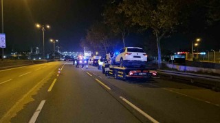Bayrampaşada 2 aracın karıştığı kaza alanına başka bir araç daldı: 2 ölü, 4 yaralı