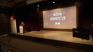 Bayrampaşada İngilizce münazara yarışması heyecanı