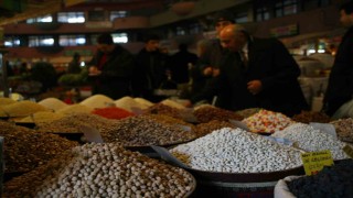 Bazı bakliyat ve yem bitkilerindeki üretimle iç tüketimi karşılayamıyoruz