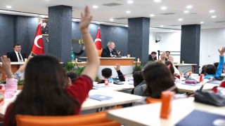 Belediye meclis üyeleri çocuklar oldu