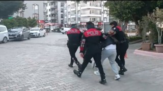 Berber dükkanındakilere kurşun yağdıran şahıs yakalandı