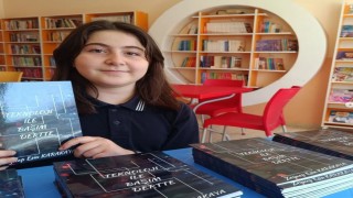 Beşinci sınıf öğrencisi, yazdığı kitapla teknoloji bağımlılığına dikkat çekti