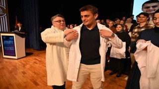 BEUNda Eczacılık Fakültesi beyaz önlük giyme töreni heyecanı yaşandı