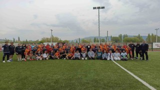 Bilecik Kolej Kız Spor Kulübü ile Galatasaray kadın futbol takımları hazırlık maçı yaptı