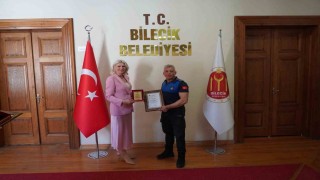 Bilecikte başarılı operasyona imza atan zabıtalara teşekkür plaketi verildi