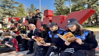 Bilecikte emniyet mensupları kitap okudu