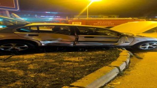 Bilecikte otomobil ile halk otobüs çarpıştı: 3 yaralı