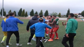 Bilecikte şampiyonun belli olacağı futbol maçında istenmedik görüntüler ortaya çıktı
