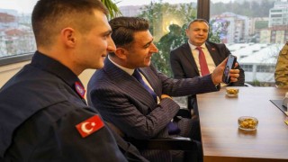 Bilecikte vatani görevini yapan askere duygulandıran sürpriz
