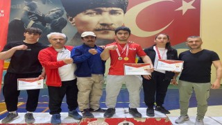 Bilek güreşinde Elazığ rüzgarı