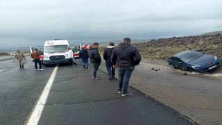 Bingöl-Elazığ karayolunda kaza: 4 yaralı