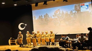 Bir Destandır Kutül Amare oyunu tiyatroseverlerle buluştu
