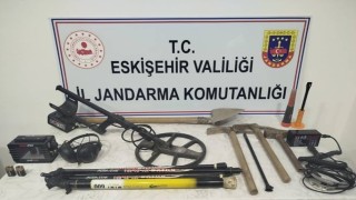 Birlikte kaçak kazı yapan 4 şüpheli suçüstü yakalandı