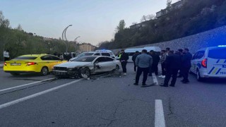 Bitliste otomobil ile minibüs kafa kafaya çarpıştı: 8 yaralı